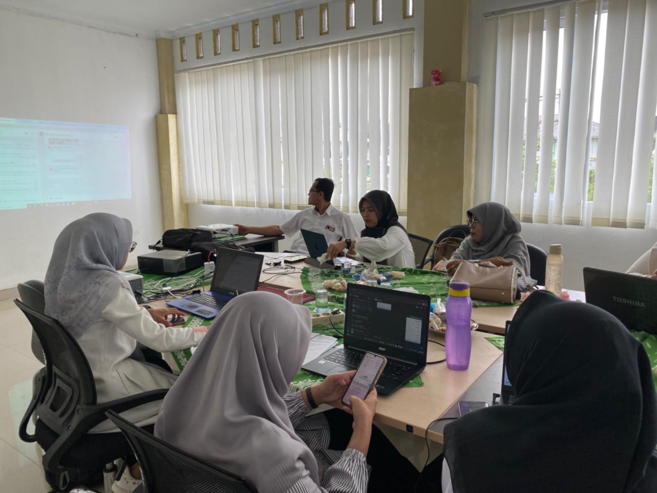 Perkuat Kualitas Akademik, Prodi Tadris Matematika IAIN Curup Gelar Review Internal Borang Akreditasi