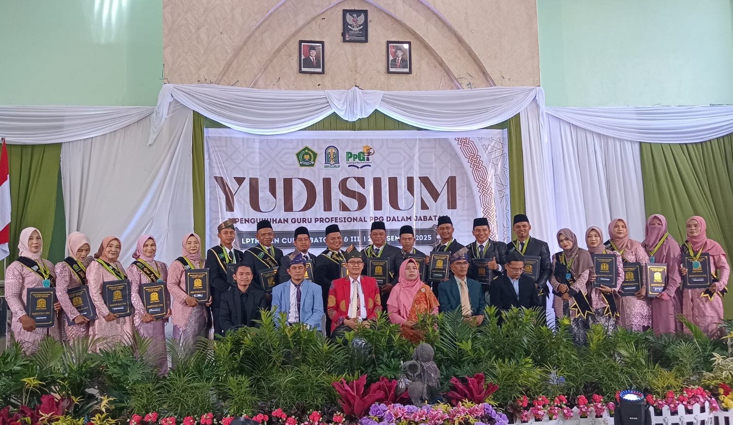 Lembaga Pendidikan Tenaga Kependidikan (LPTK) IAIN Curup Kukuhkan 1.198 Guru Profesional, Yudisium PPG Daljab Batch 2 dan 3 Capai Kelulusan 99,75 Persen