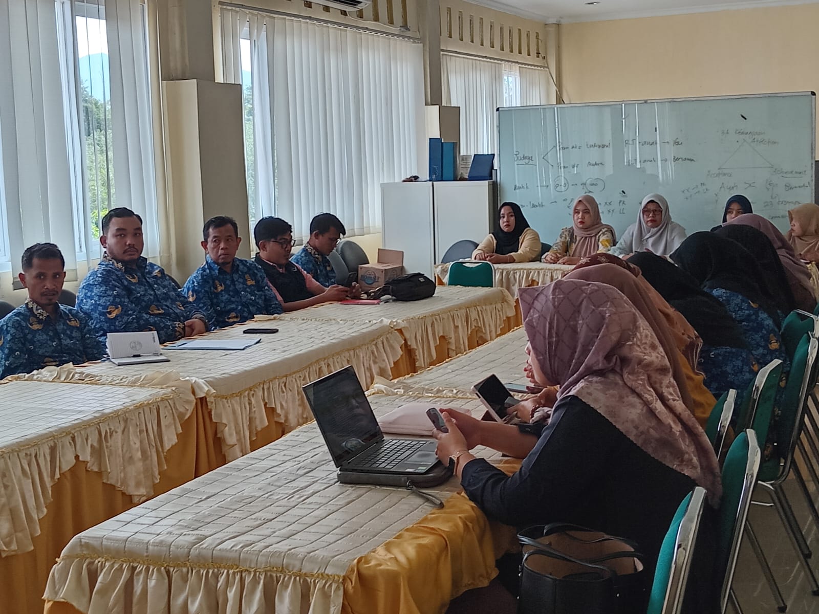Matangkan Arah Akademik 2027, Fakultas Tarbiyah IAIN Curup Gelar Rapat Strategis Rancangan Anggaran