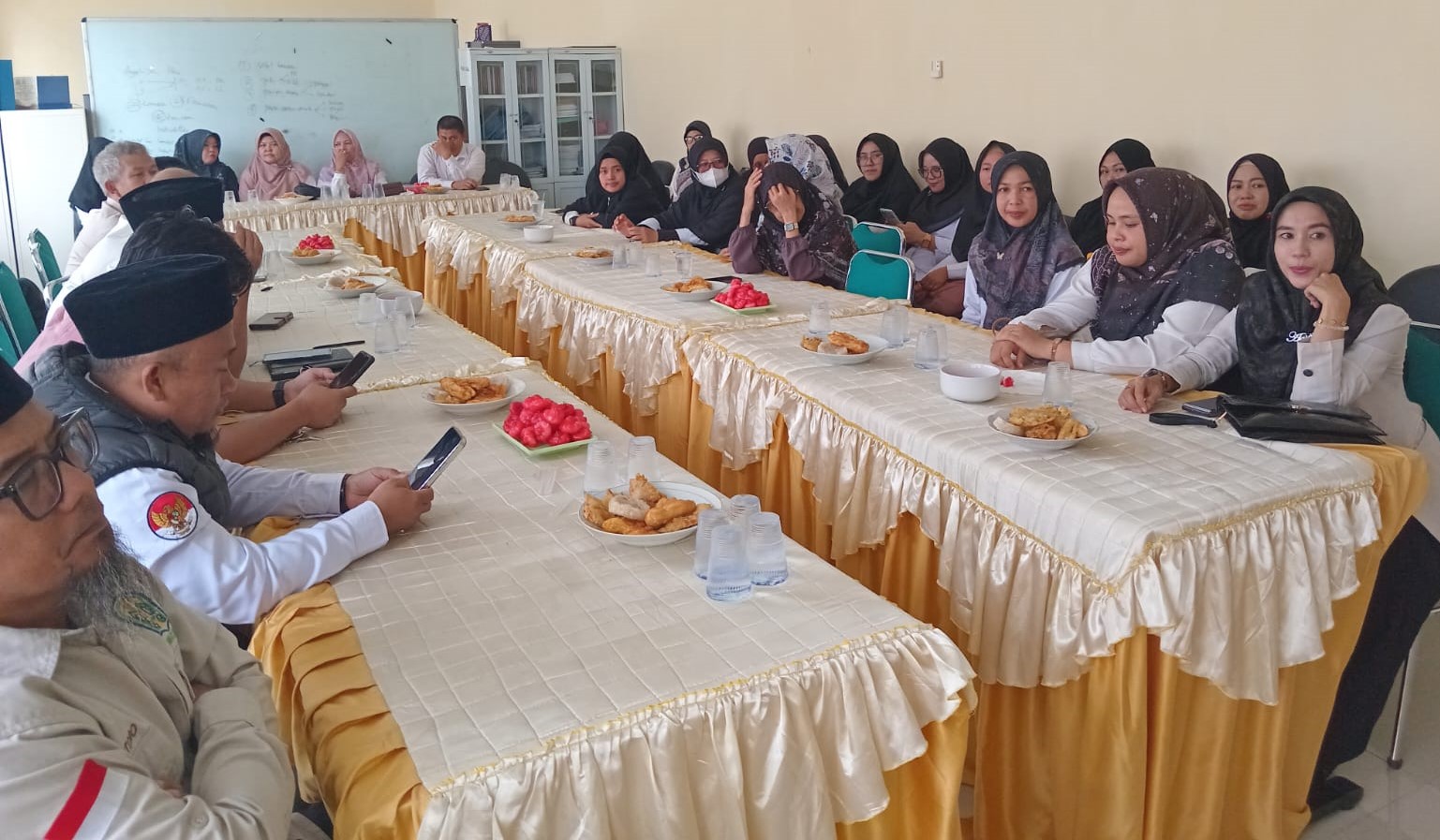 Silaturahmi Perdana Dekanat Fakultas Tarbiyah dan Pemilihan Senat Berlangsung Demokratis, Dr. Nelson, S.Ag dan Dr. Rafia Arcanita, S.Ag., M.Pd.I Terpilih Wakili Fakultas Tarbiyah