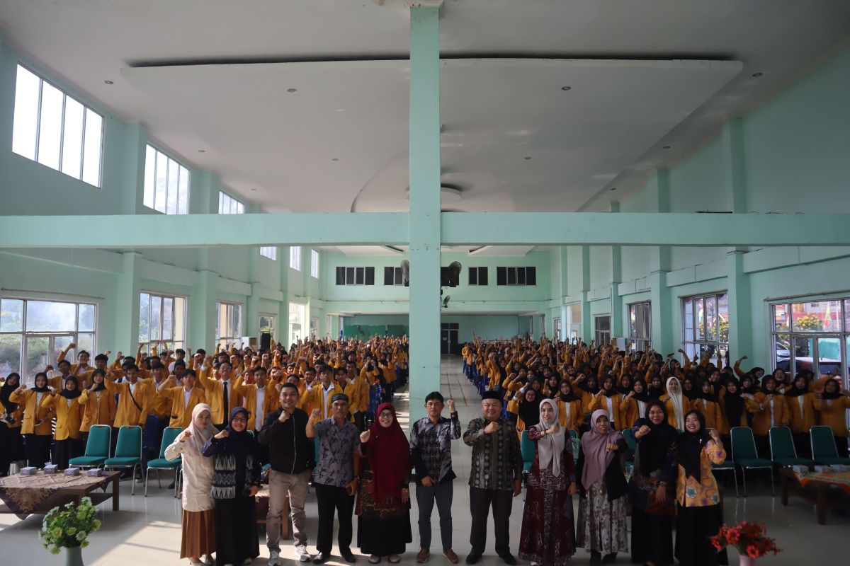 Tadris Bahasa Indonesia Perkuat Kompetensi Calon Guru melalui PPL di 80 Sekolah
