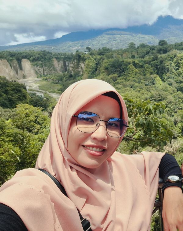 Irni Latifa Irsal, M. Pd.